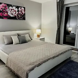  Apartman Luna ***