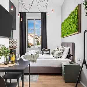  Appartement & One World